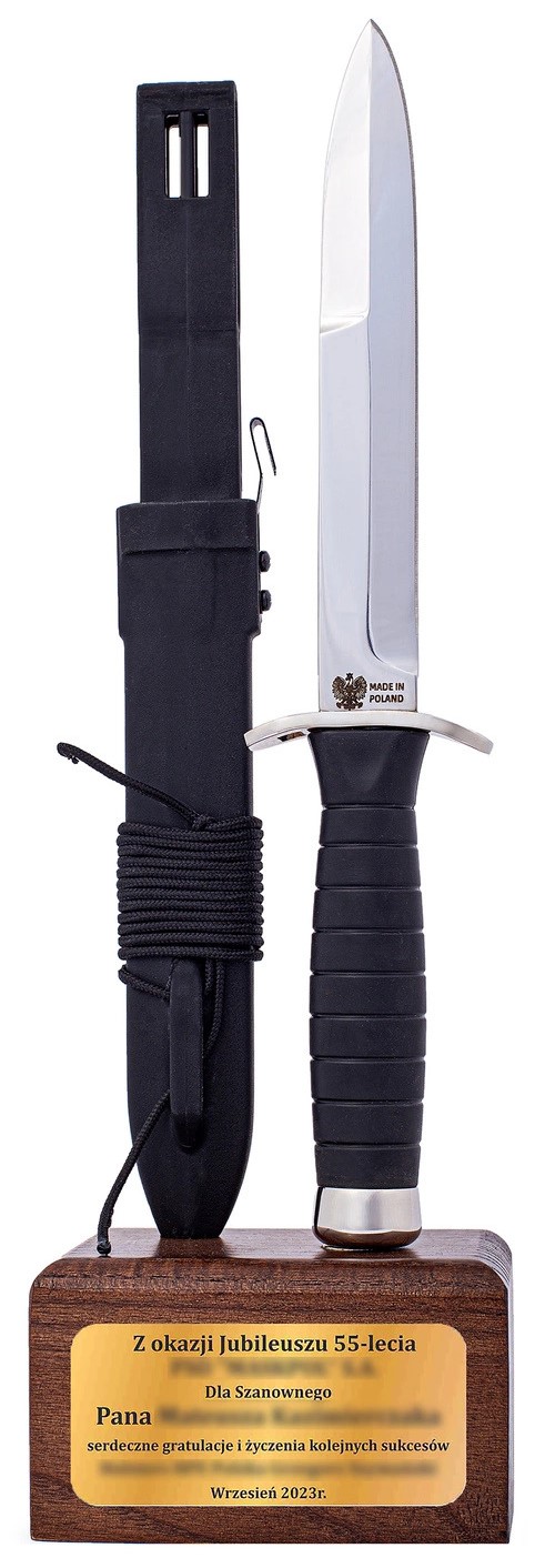 military-knives-noz-wz-98-lux-na-drewnianym-postumencie-okolicznosciowym-silver